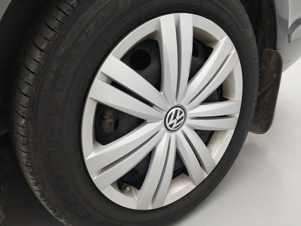 2017 Volkswagen Jetta - Wheel