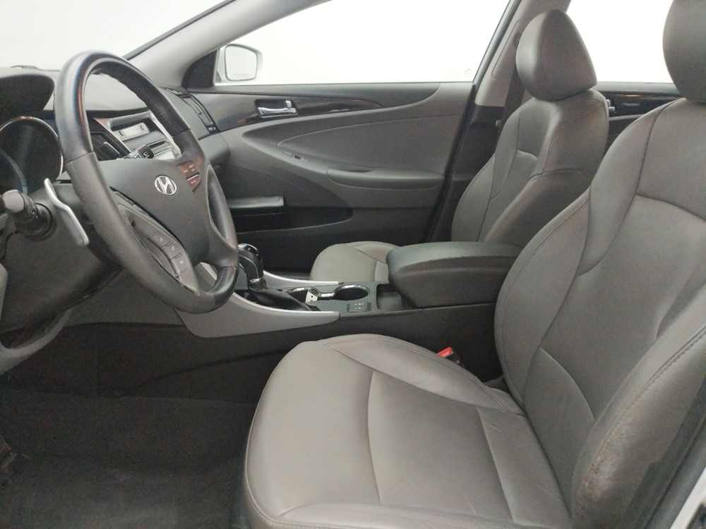 2013 Hyundai Sonata - Driver Front Seat