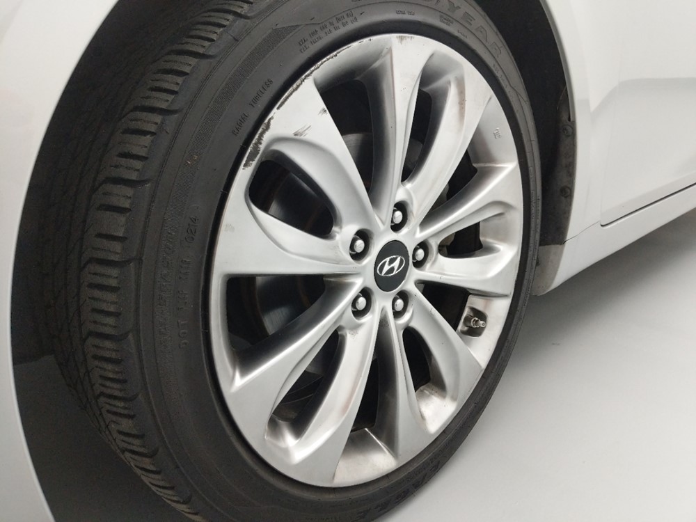 2013 Hyundai Sonata - Wheel