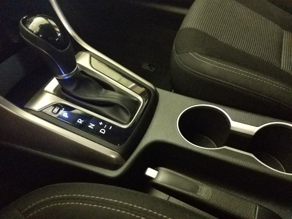 2017 Hyundai Elantra - Center Console/Cup Holders