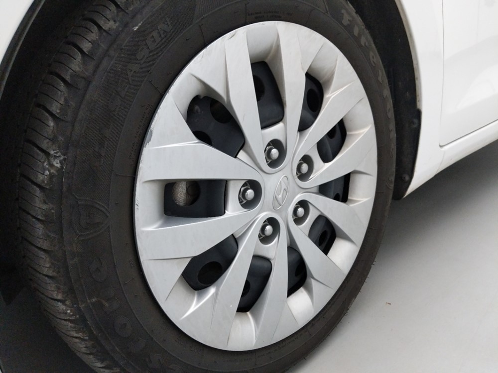 2017 Hyundai Elantra - Wheel