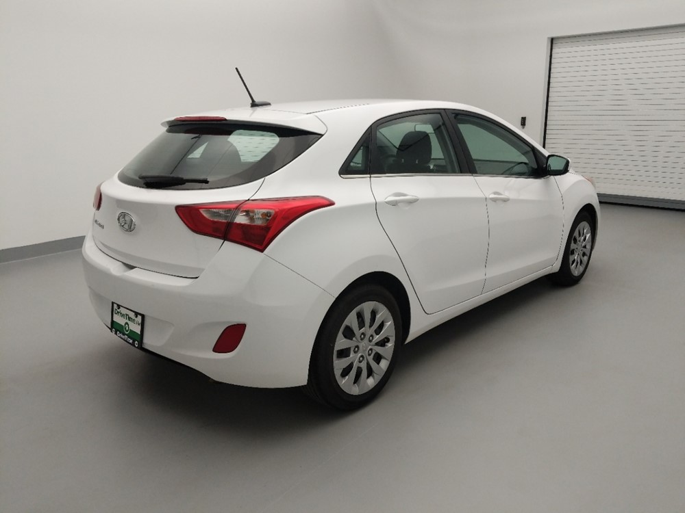 2017 Hyundai Elantra - Passenger Rear Bumper