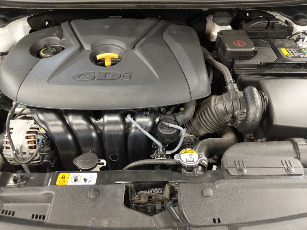 2017 Hyundai Elantra - Engine