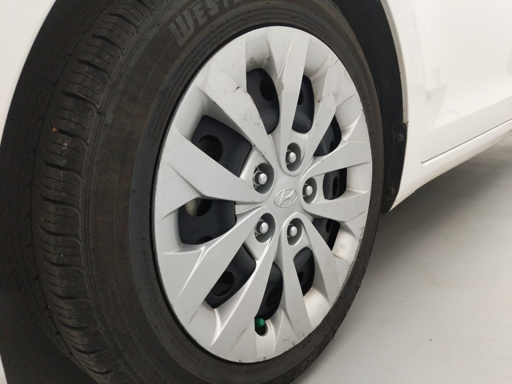 2017 Hyundai Elantra - Wheel