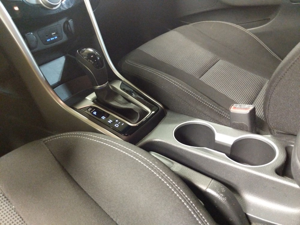 2017 Hyundai Elantra - Center Console/Cup Holders