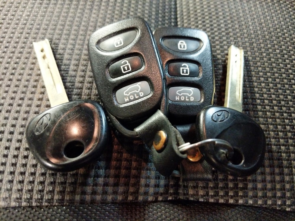 2017 Hyundai Elantra - Keys