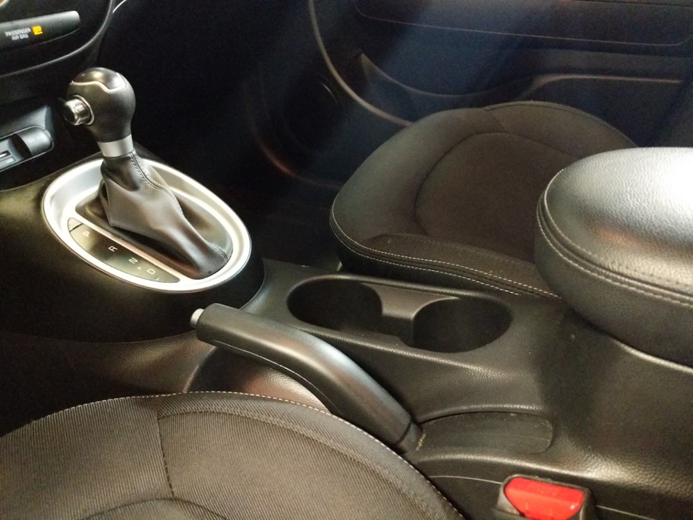 2017 Kia Soul - Center Console/Cup Holders