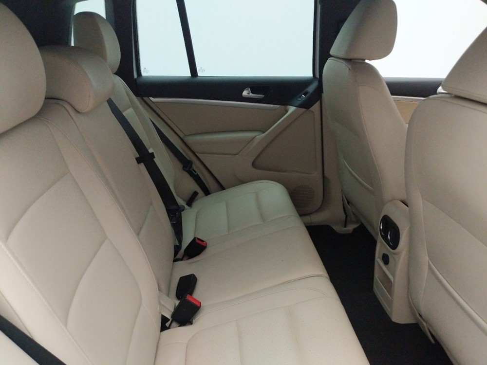 2016 Volkswagen Tiguan - Passenger Rear Seat