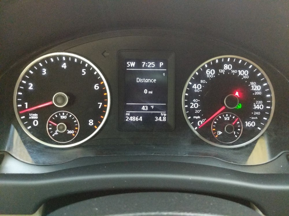 2016 Volkswagen Tiguan - Odometer Close Up