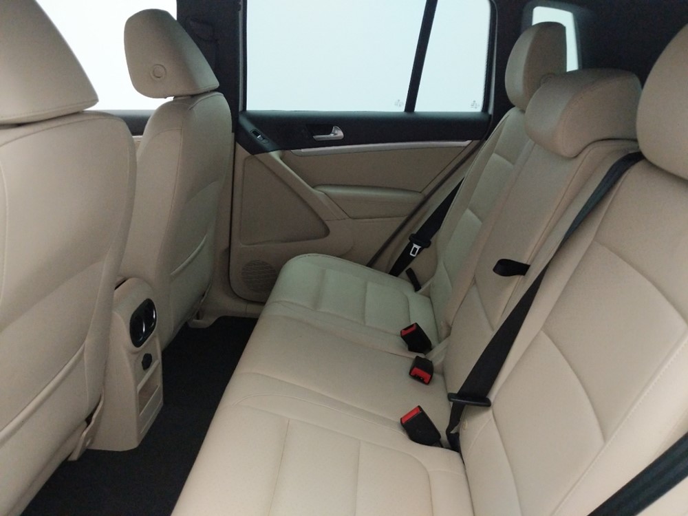 2016 Volkswagen Tiguan - Driver Rear Seat