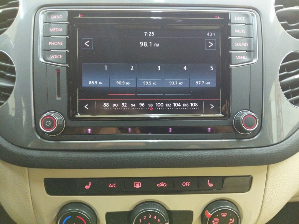 2016 Volkswagen Tiguan - Stereo Package