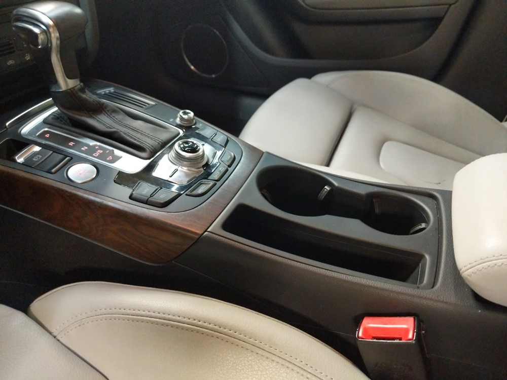 2013 Audi allroad - Center Console/Cup Holders