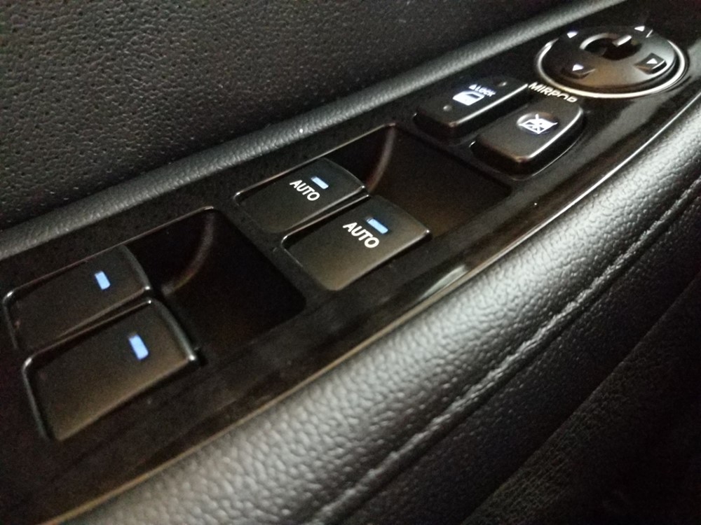 2013 Hyundai Genesis - Driver Power Windows/Lock Control