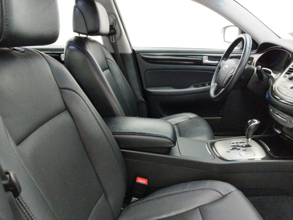 2013 Hyundai Genesis - Passenger Front Seat