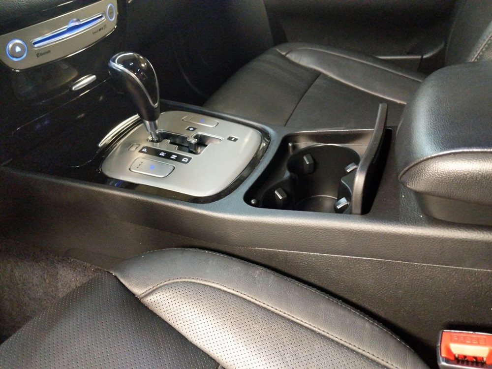 2013 Hyundai Genesis - Center Console/Cup Holders