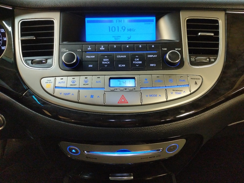 2013 Hyundai Genesis - Stereo Package