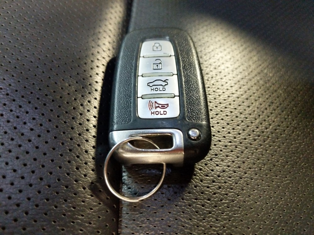 2013 Hyundai Genesis - Keys