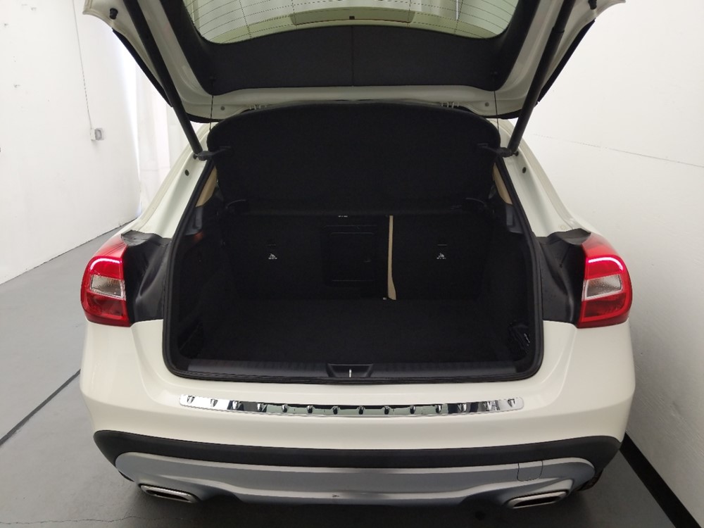 2015 Mercedes-Benz GLA250 - Trunk