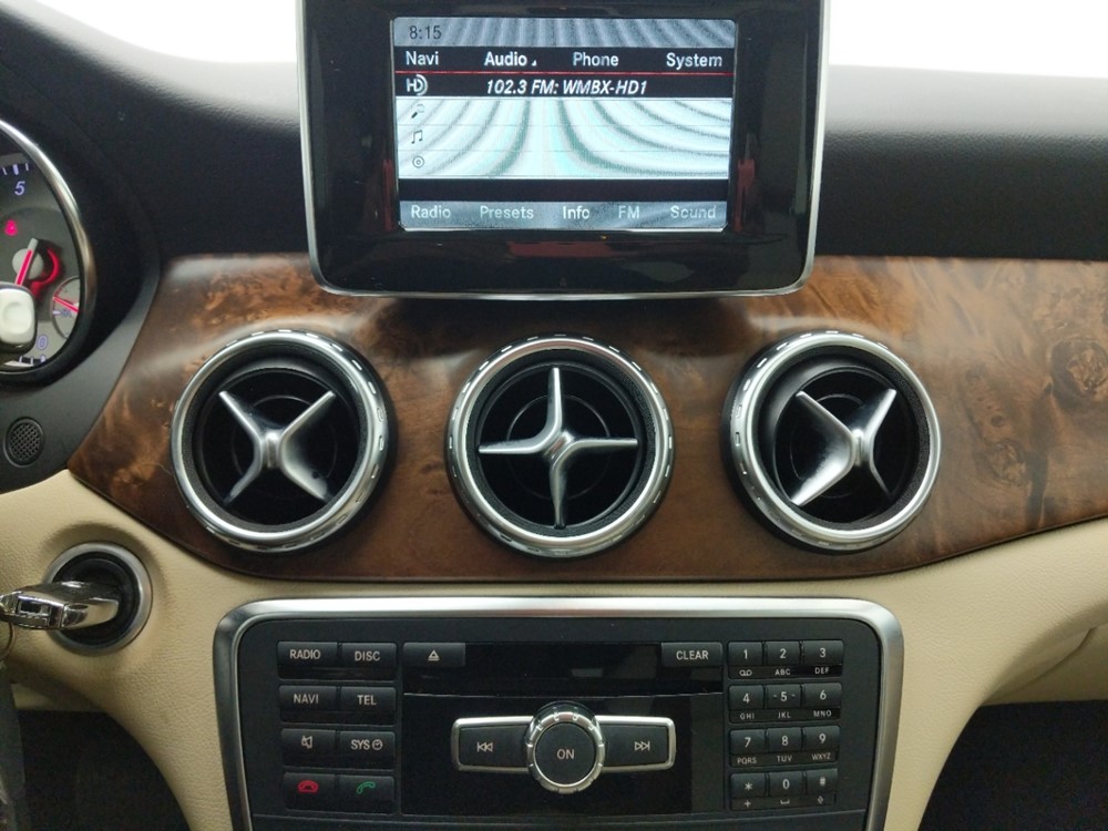 2015 Mercedes-Benz GLA250 - Stereo Package