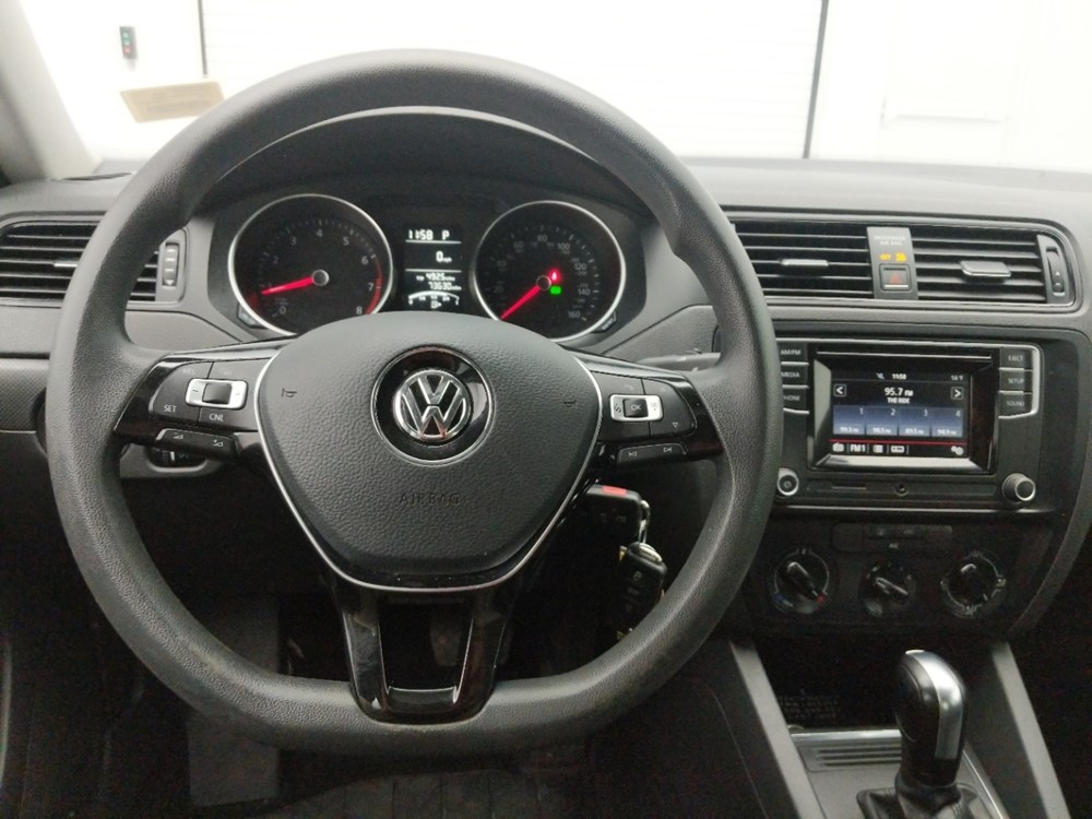 2016 Volkswagen Jetta - Driver Dash