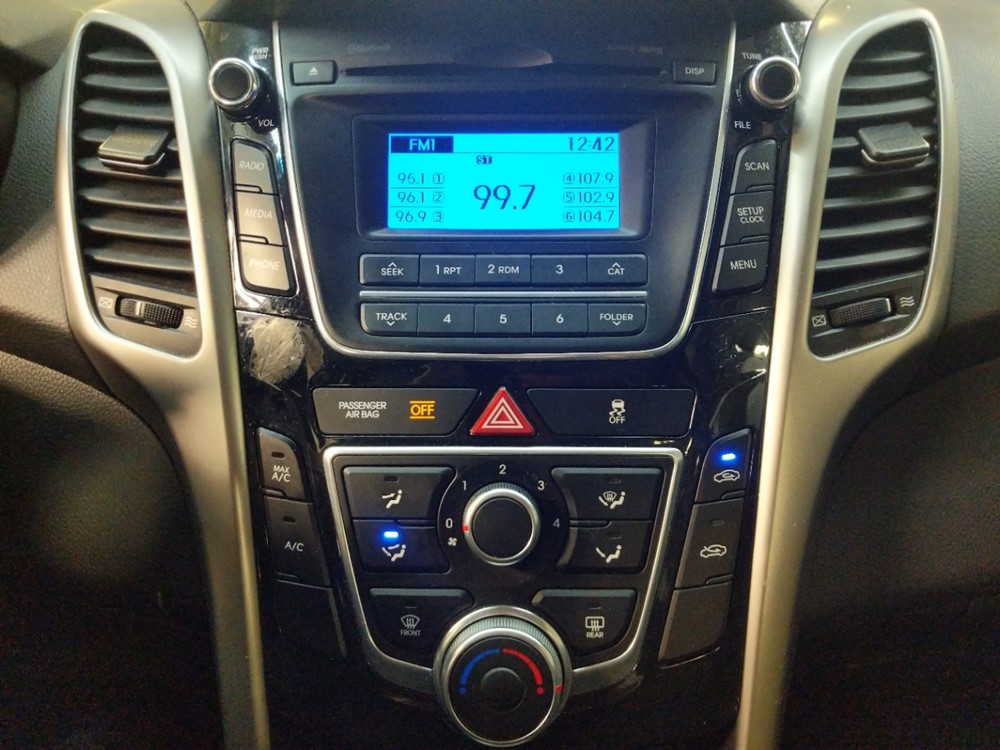 2017 Hyundai Elantra - Stereo Package