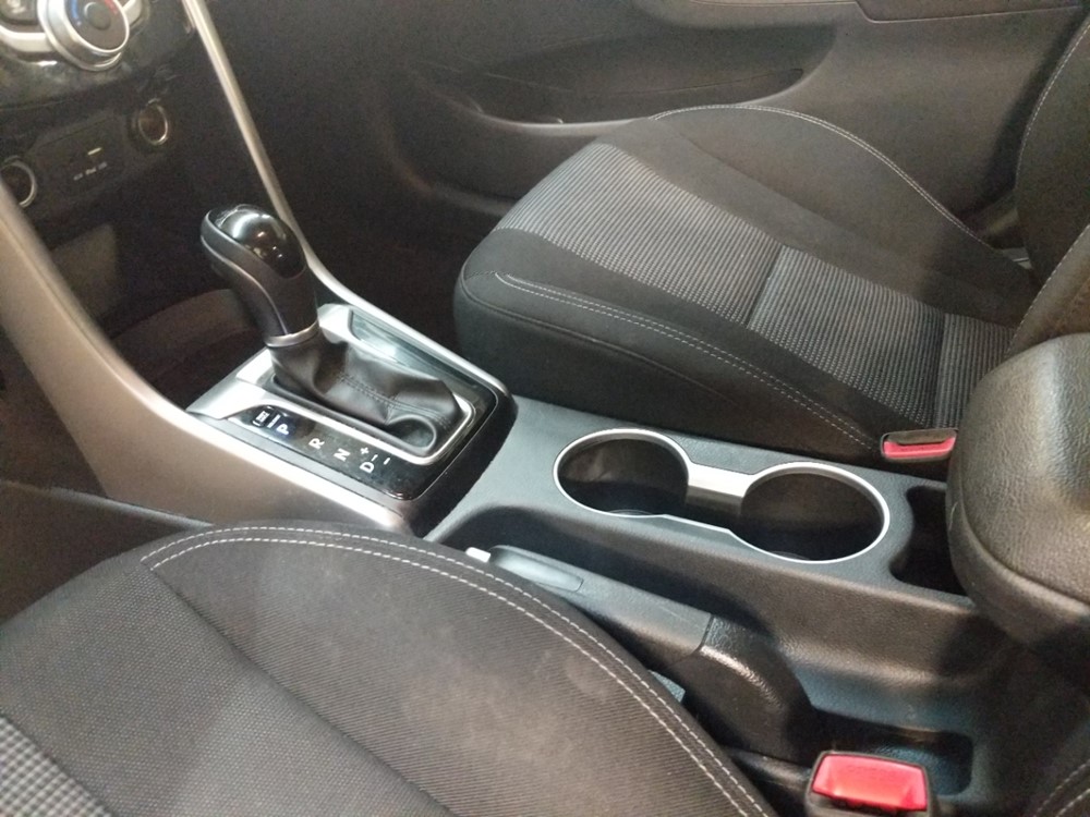 2017 Hyundai Elantra - Center Console/Cup Holders
