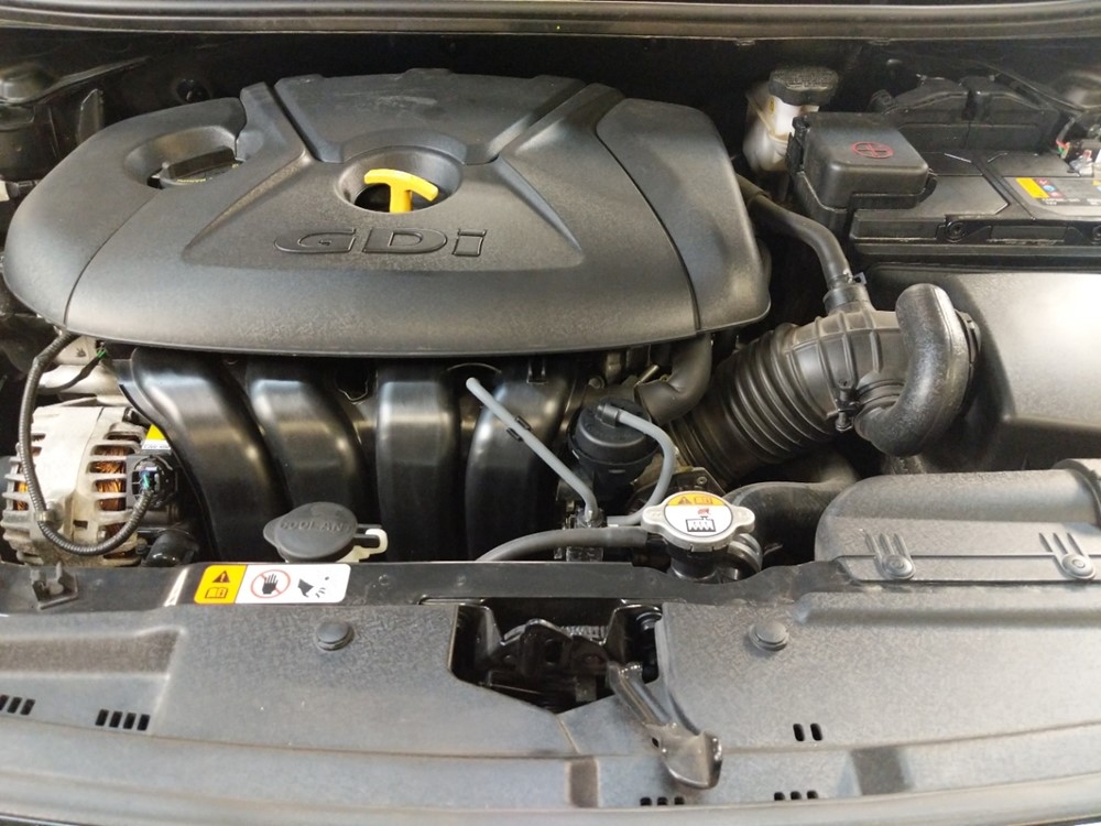 2017 Hyundai Elantra - Engine