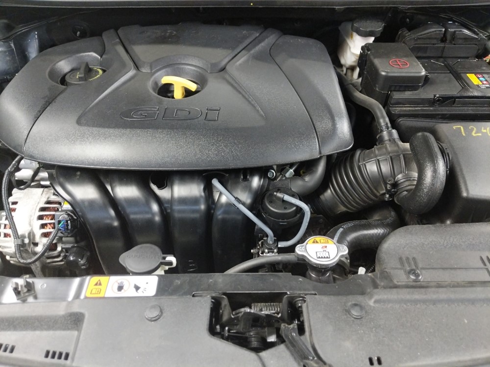 2017 Hyundai Elantra - Engine