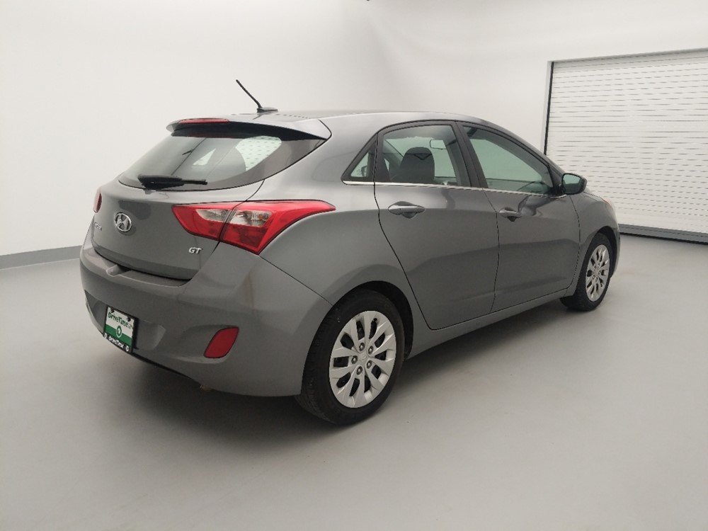 2017 Hyundai Elantra - Passenger Rear Bumper