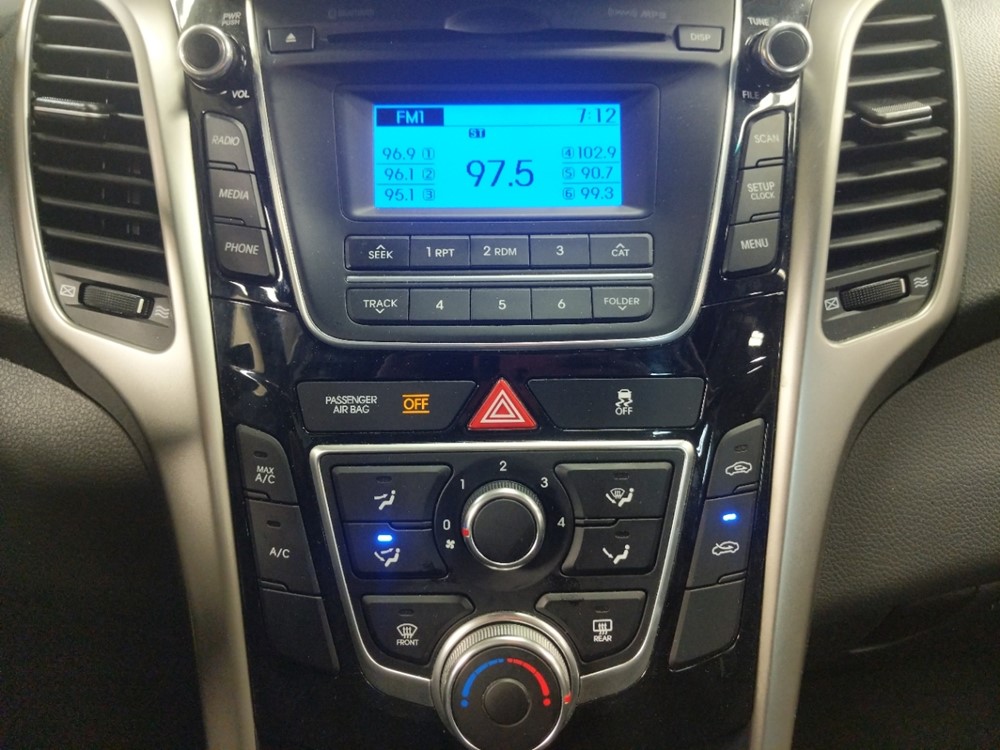 2017 Hyundai Elantra - Stereo Package