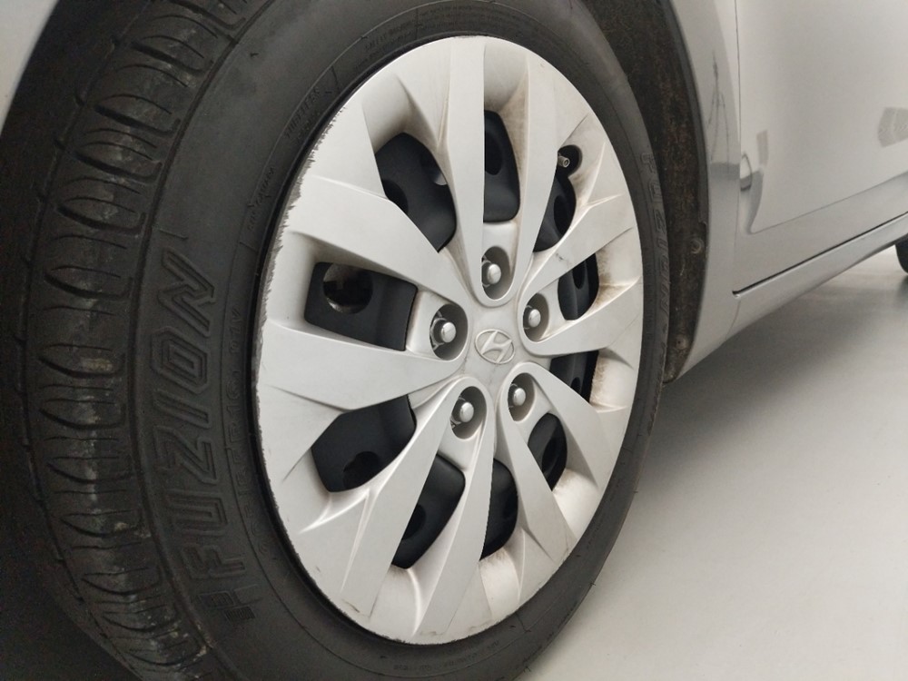 2017 Hyundai Elantra - Wheel