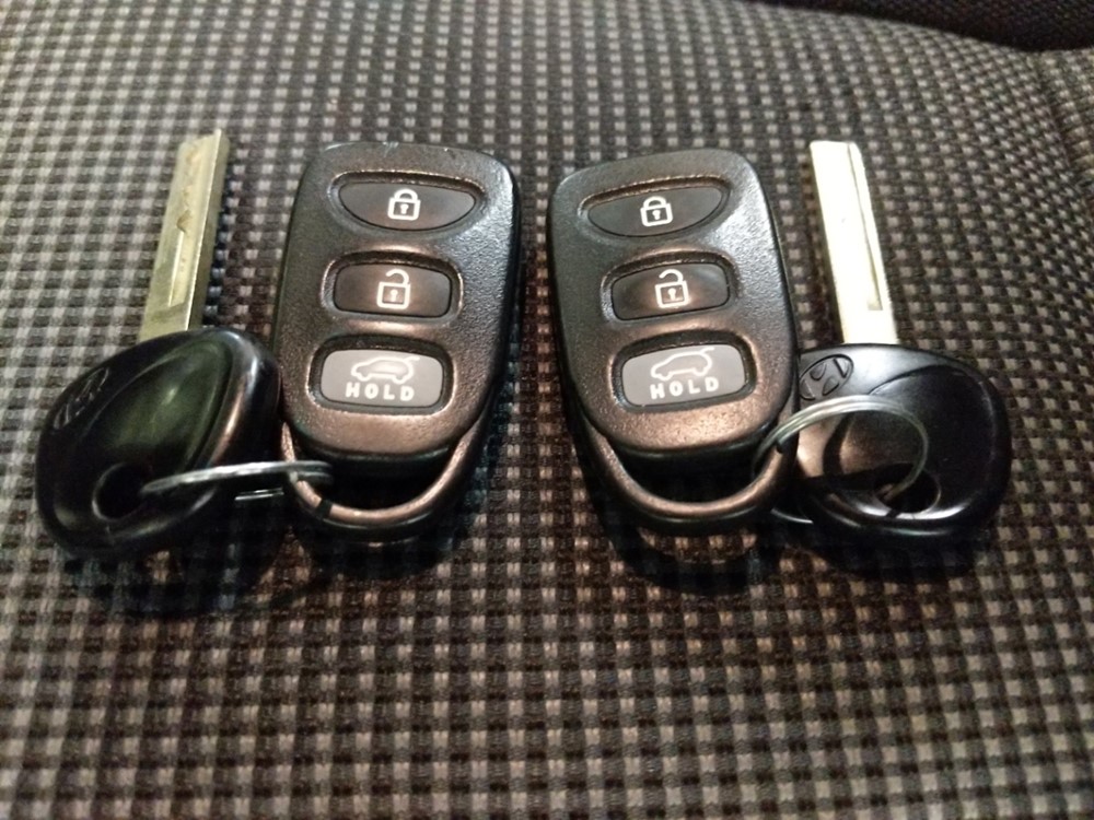 2017 Hyundai Elantra - Keys