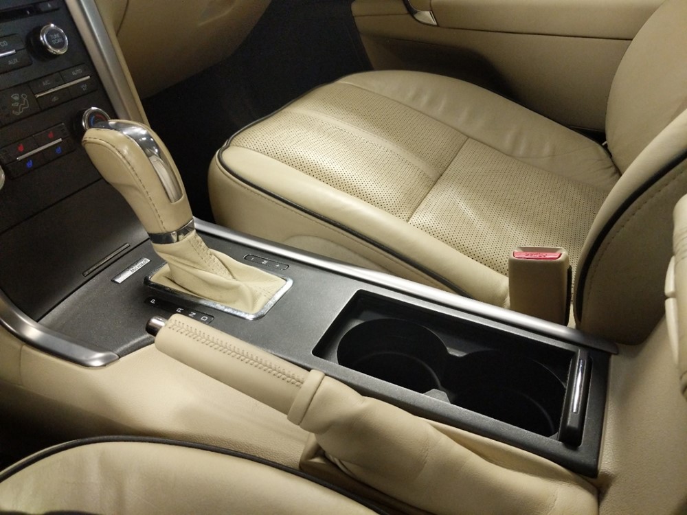 2011 Lincoln MKZ - Center Console/Cup Holders