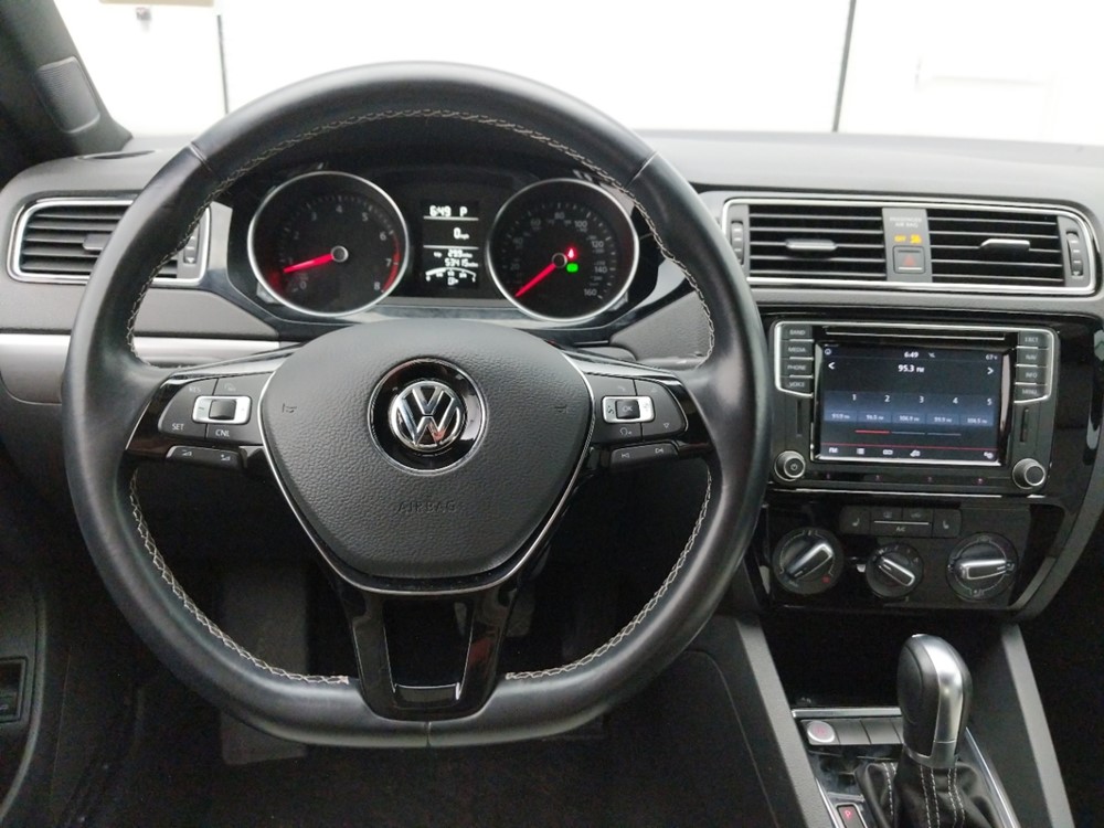 2016 Volkswagen Jetta - Driver Dash