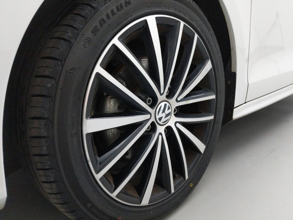 2016 Volkswagen Jetta - Wheel