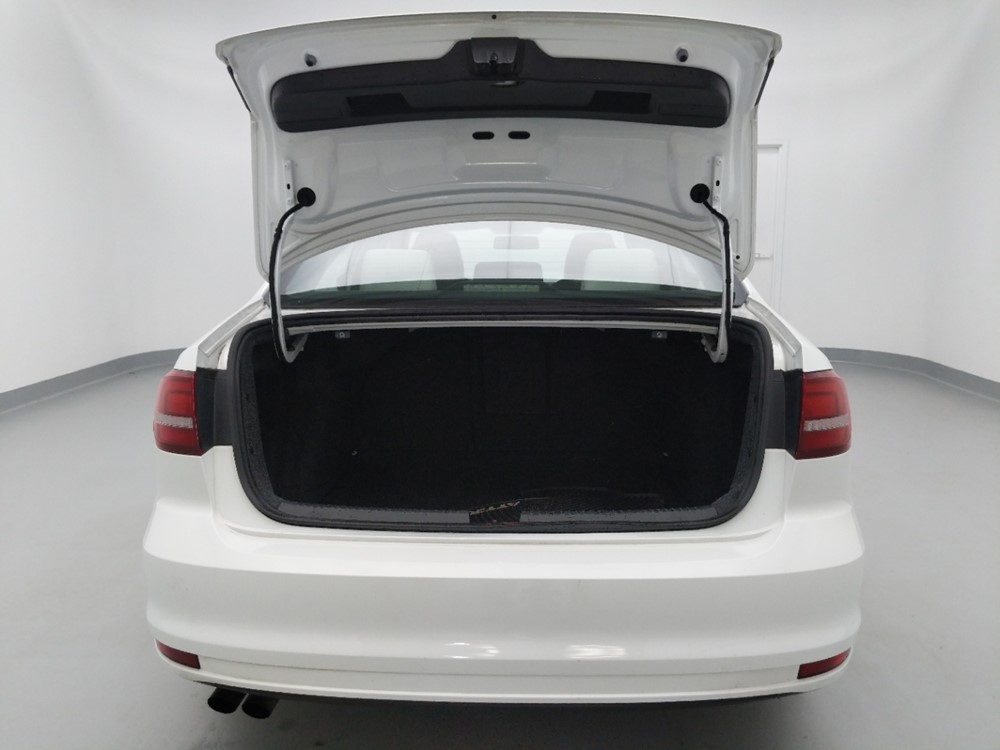 2016 Volkswagen Jetta - Trunk