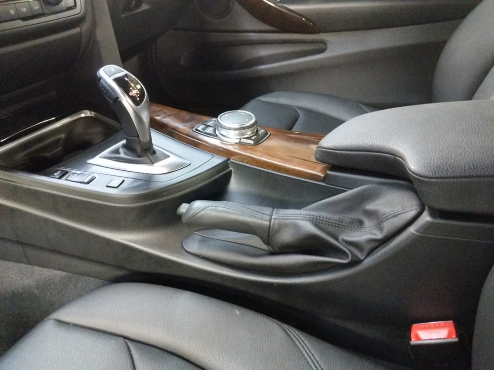 2015 BMW 428i - Center Console/Cup Holders