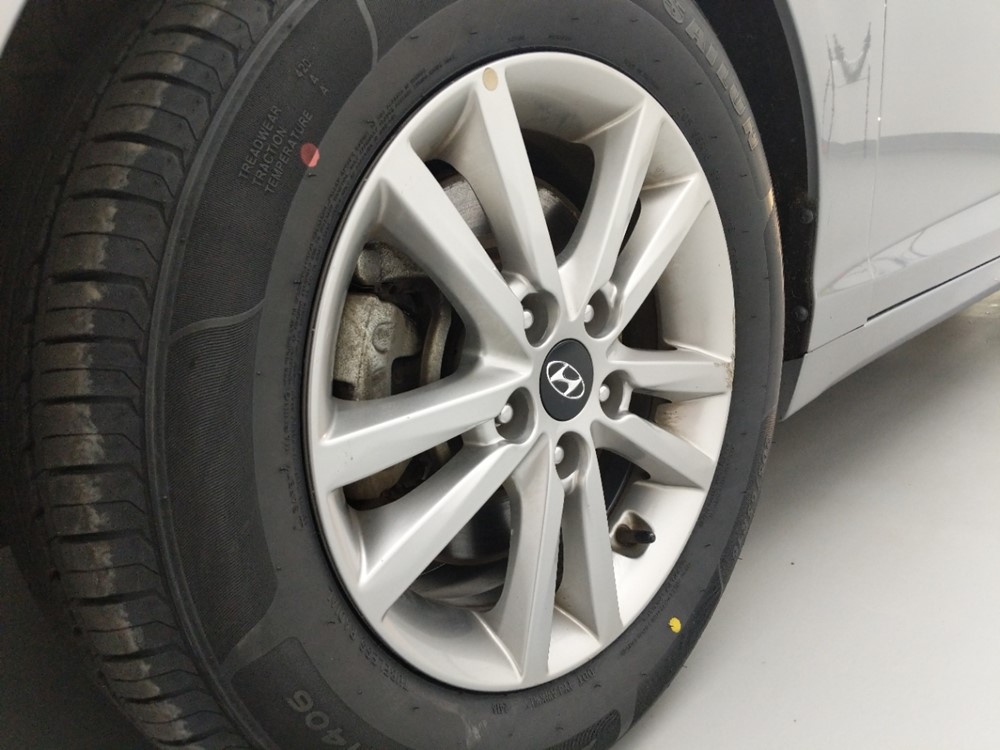 2017 Hyundai Sonata - Wheel