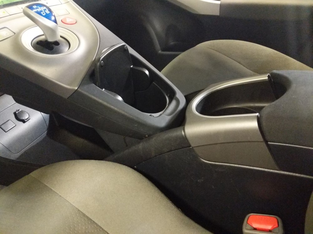 2015 Toyota Prius - Center Console/Cup Holders