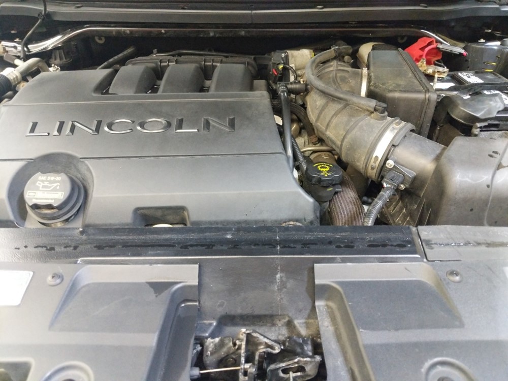 2010 Lincoln MKT - Engine