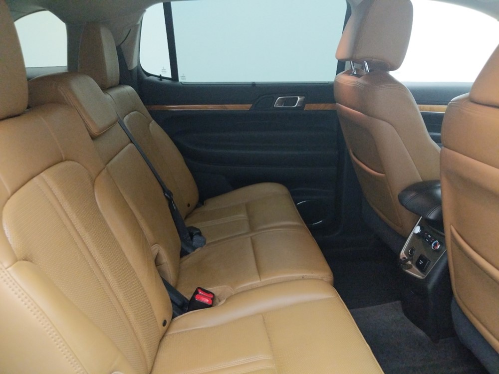 2010 Lincoln MKT - Passenger Rear Seat