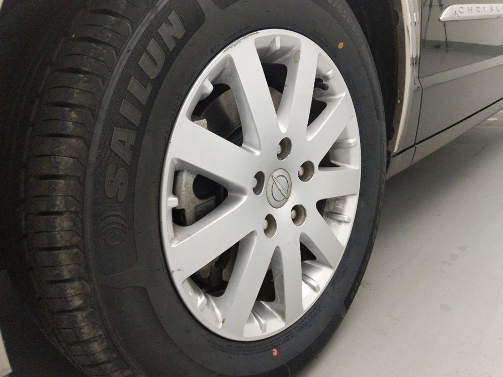 2012 Chrysler Town and Country - Wheel