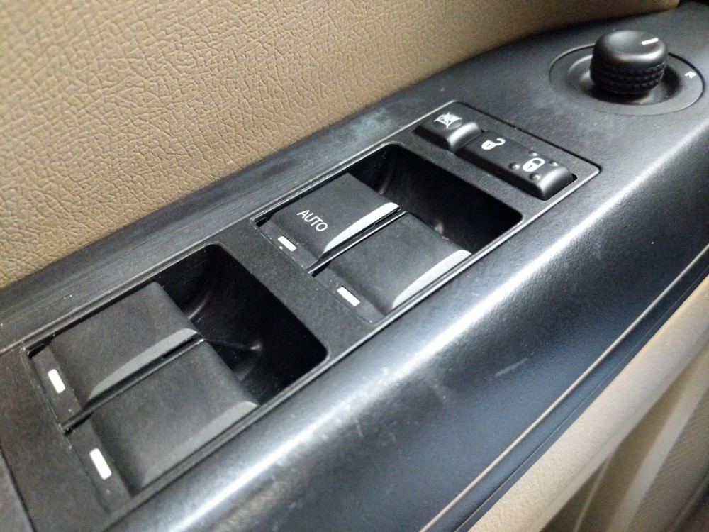 2014 Jeep Compass - Driver Power Windows/Lock Control