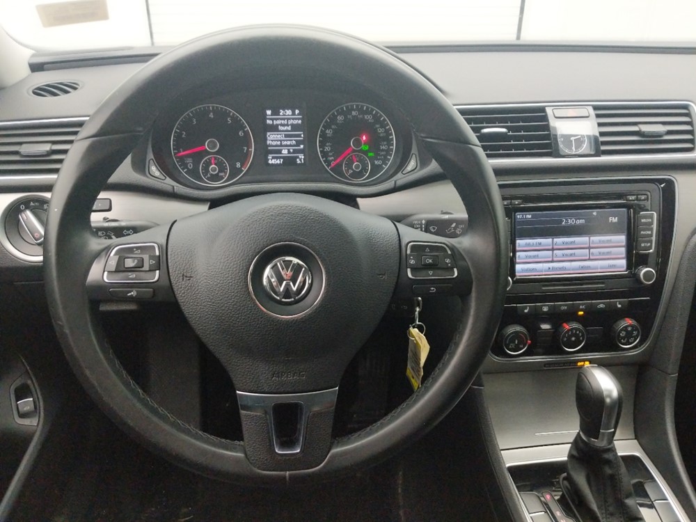 2014 Volkswagen Passat - Driver Dash
