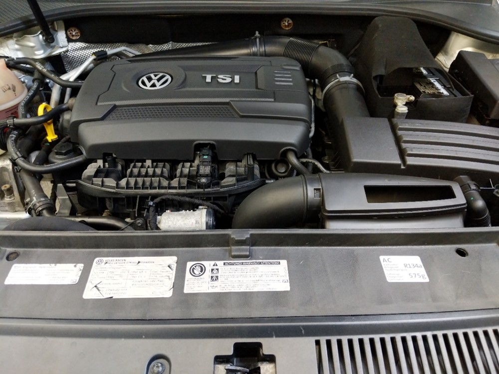 2014 Volkswagen Passat - Engine