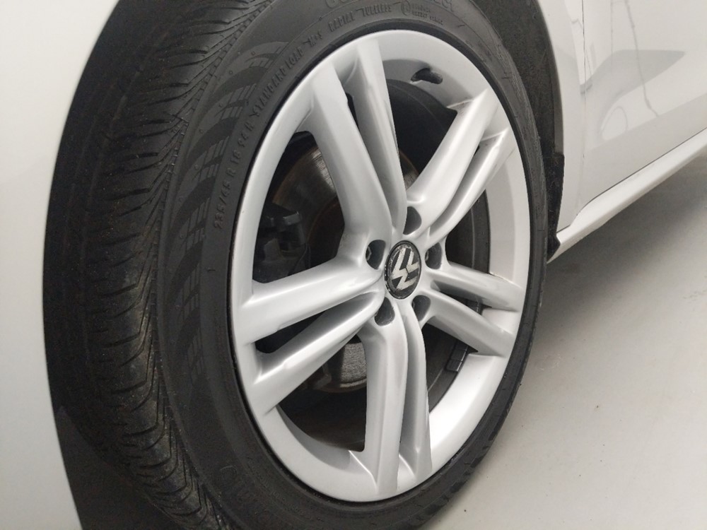2014 Volkswagen Passat - Wheel
