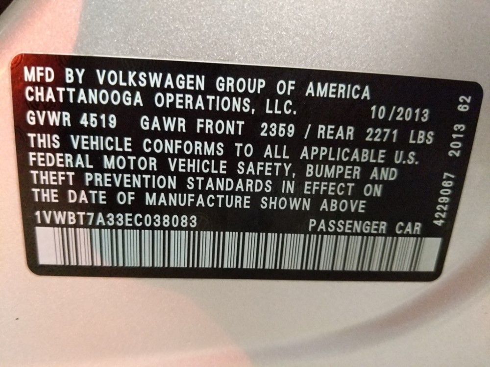 2014 Volkswagen Passat - VIN Plate