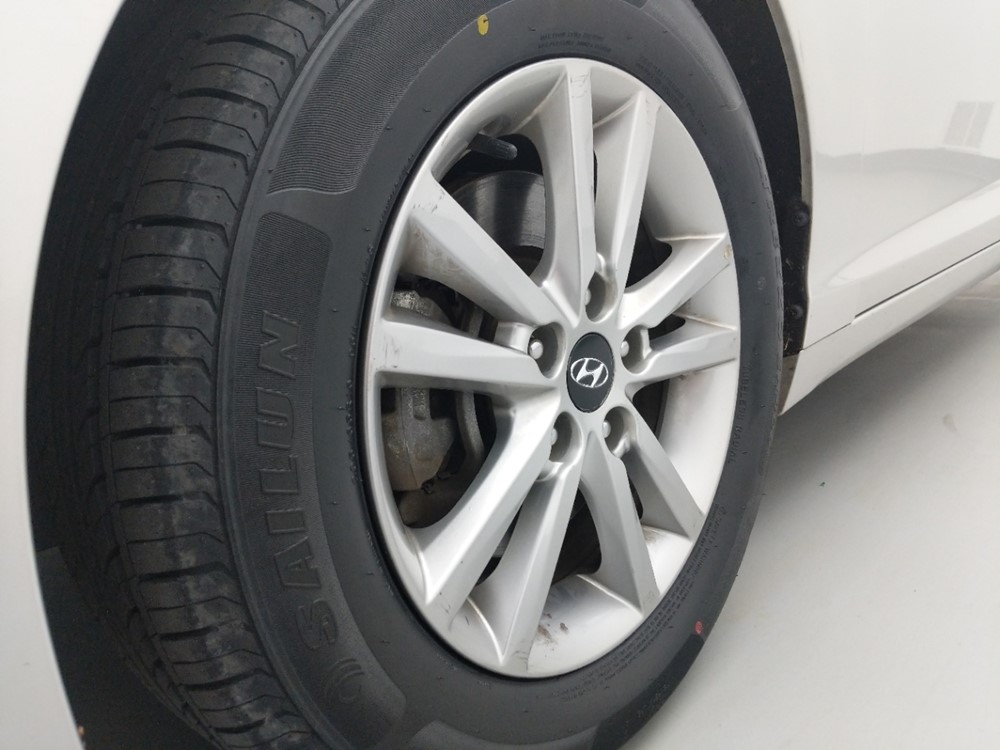 2017 Hyundai Sonata - Wheel