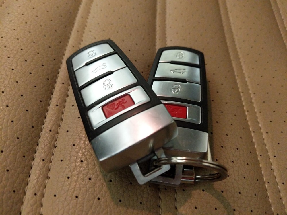 2015 Volkswagen CC - Keys