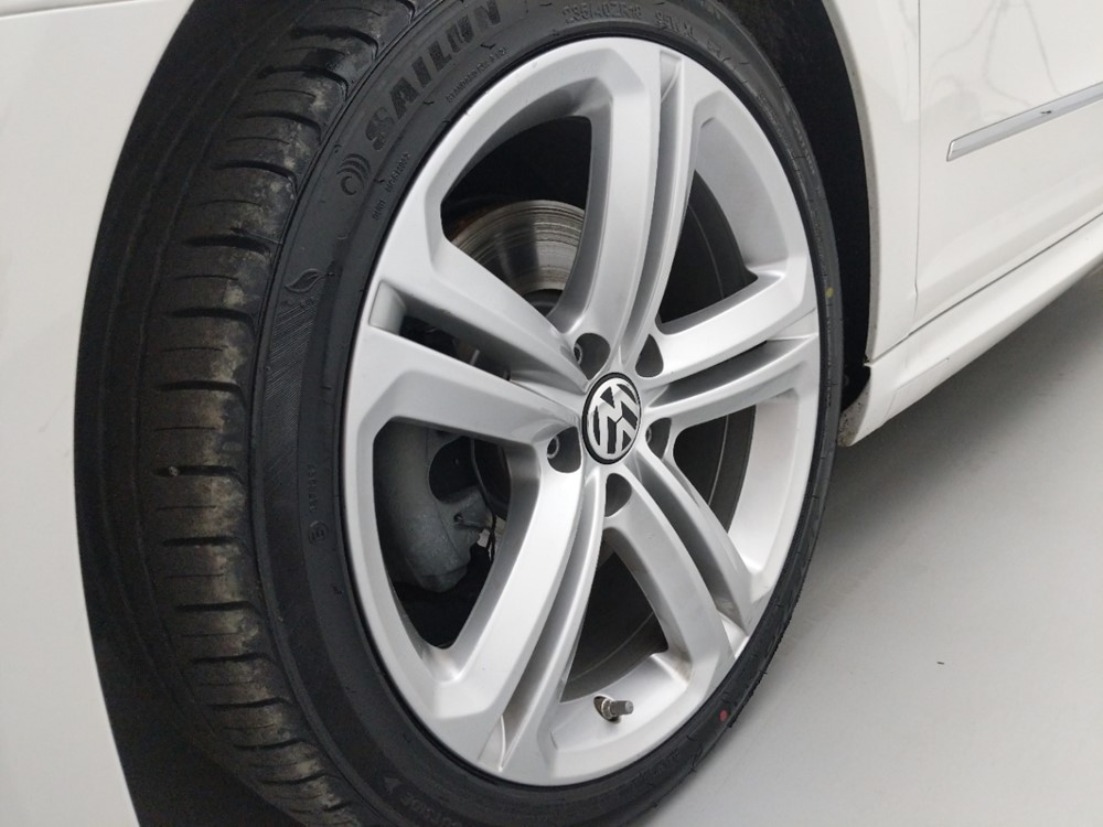 2015 Volkswagen CC - Wheel